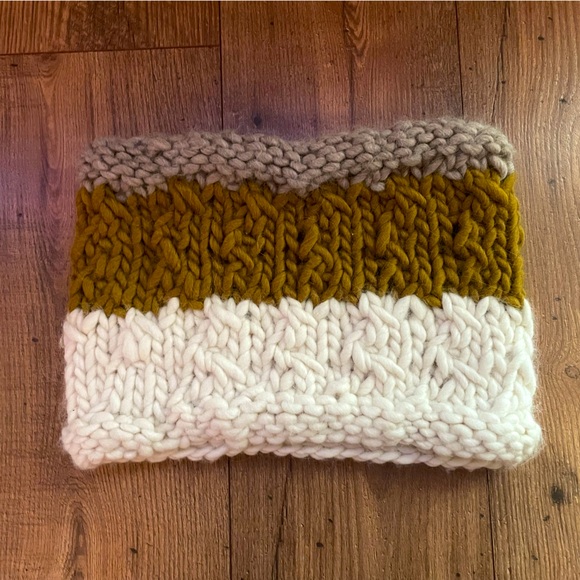 🦙Handmade Alpaca Wool Cowl🦙 - Picture 3 of 4